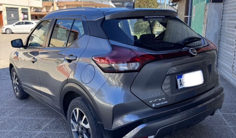 NISSAN KICKS SENSE 1.6 MT AÑO 2022 full