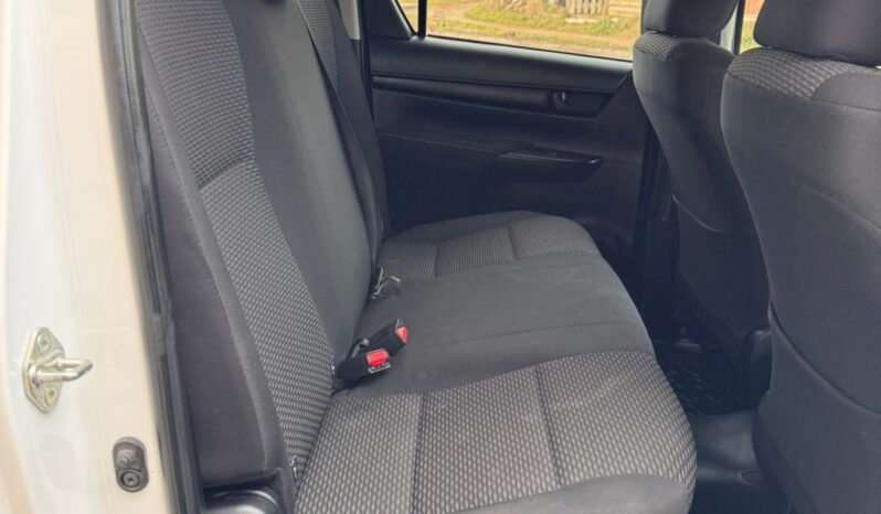 TOYOTA HILUX DX 2.4 4X4 MT 2023 full