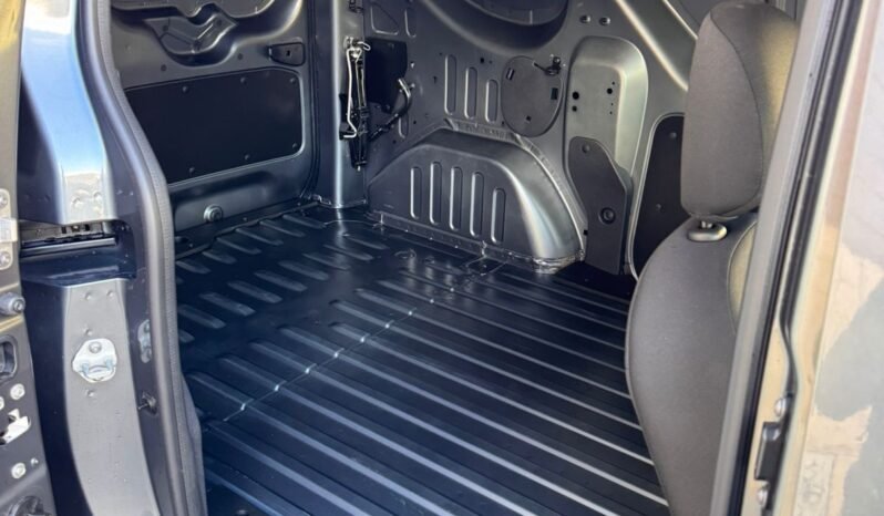 RENAULT KANGOO EXPRESS 1.6 2AS 2025 0KM full