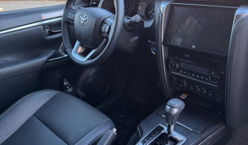 TOYOTA HILUX SW4 SRX AT 4X4 MY25 2025 full