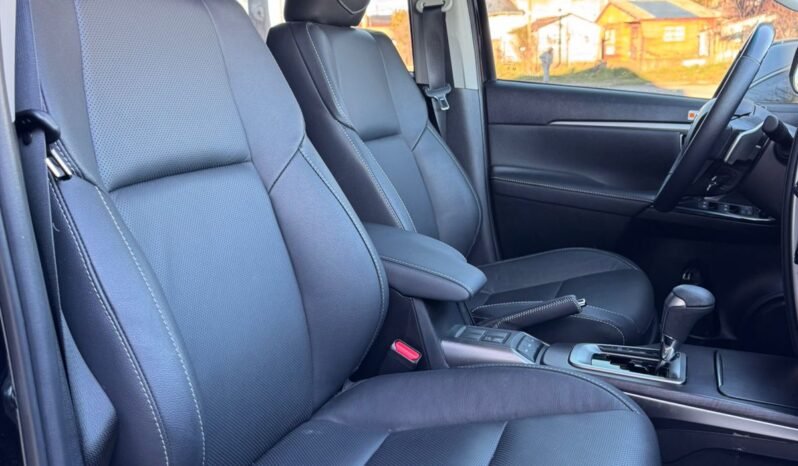 TOYOTA HILUX SW4 SRX AT 4X4 MY25 2025 full