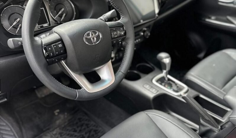 TOYOTA HILUX SRX AT 4X4 MY25 0KM full