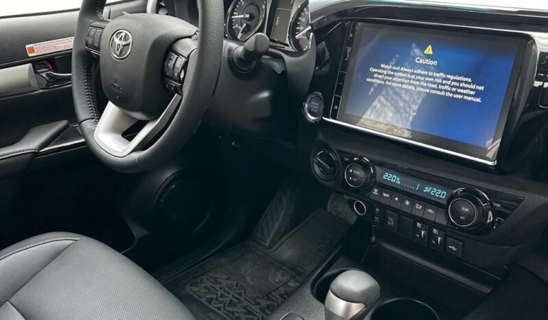 TOYOTA HILUX SRX AT 4X4 MY25 0KM full