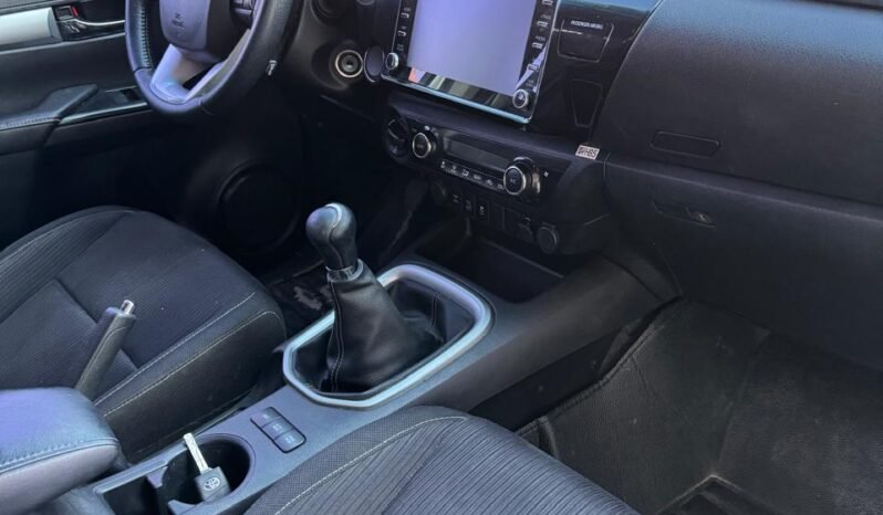 TOYOTA HILUX SRV 2.8 4X4 MT 2019 full