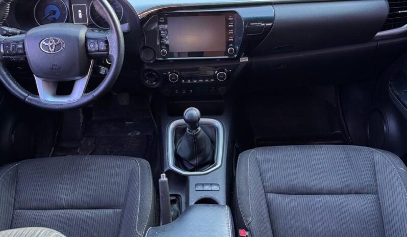 TOYOTA HILUX SRV 2.8 4X4 MT 2019 full