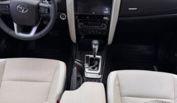 TOYOTA HILUX SW4 DIAMOND II 2.8 TDI 4X4 7AS AT 2025 0KM full