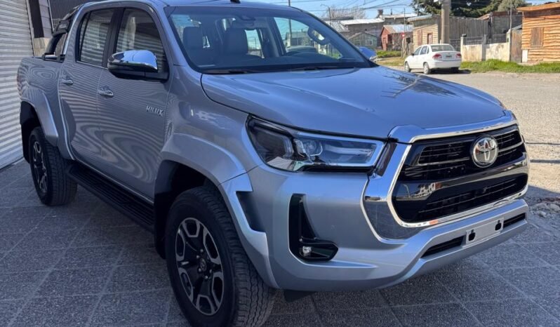 TOYOTA HILUX SRX AT 4X4 2.8 MY25 0KM full