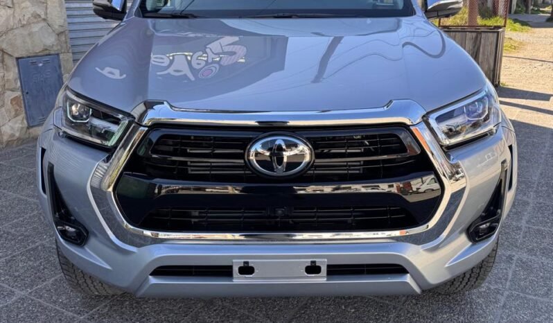 TOYOTA HILUX SRX AT 4X4 2.8 MY25 0KM full