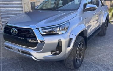 TOYOTA HILUX SRX AT 4X4 2.8 MY25 0KM