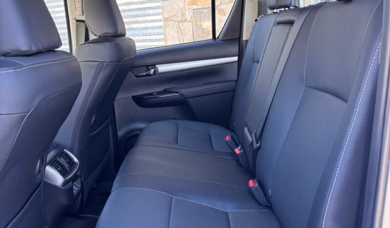 TOYOTA HILUX SRX AT 4X4 2.8 MY25 0KM full