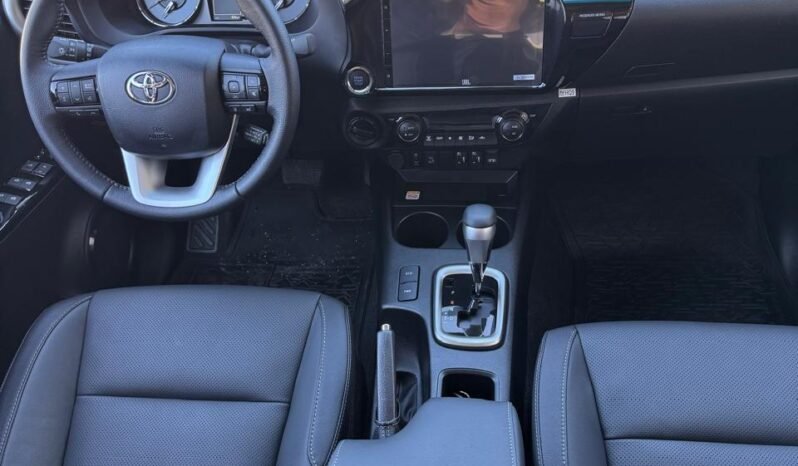 TOYOTA HILUX SRX AT 4X4 2.8 MY25 0KM full