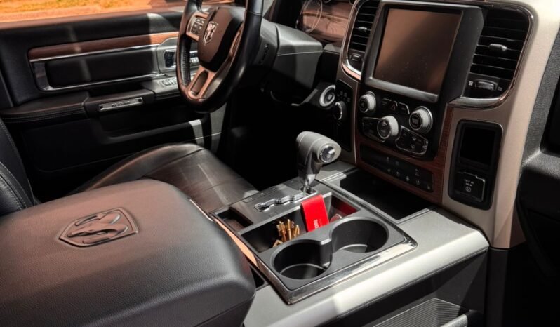 DODGE RAM LARAMIE 5.7 V8 4X4 2020 full