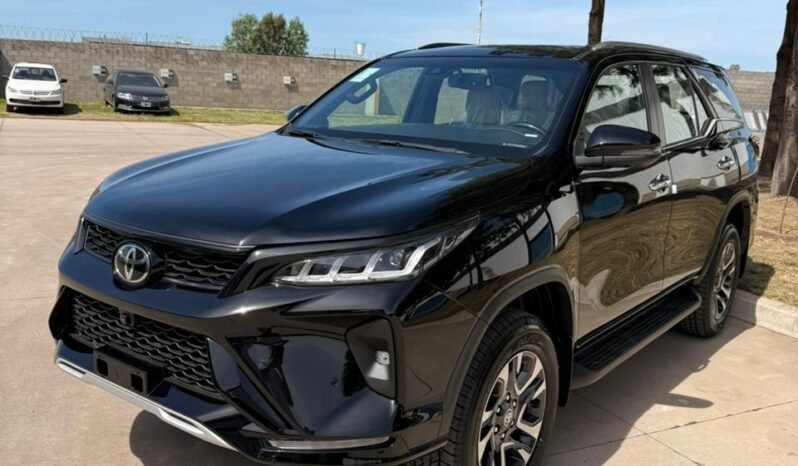 TOYOTA HILUX SW4 DIAMOND II 2.8 4X4 AT 2025 0KM full