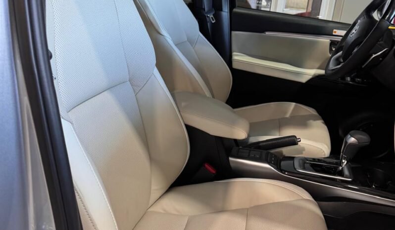 TOYOTA HILUX SW4 DIAMOND II 2.8 4X4 AT 2025 0KM full