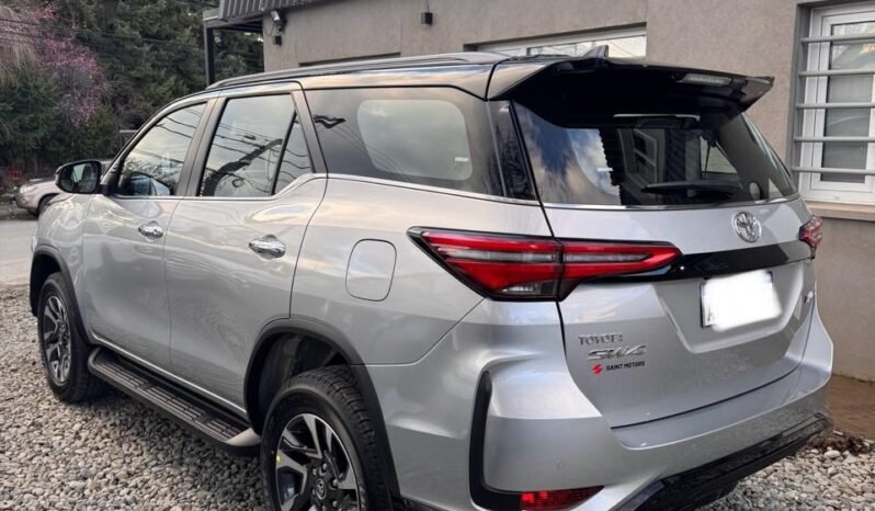 TOYOTA HILUX SW4 DIAMOND II 2.8 4X4 AT 2025 0KM full