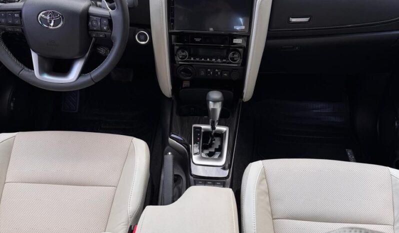 TOYOTA HILUX SW4 DIAMOND II 2.8 4X4 AT 2025 0KM full