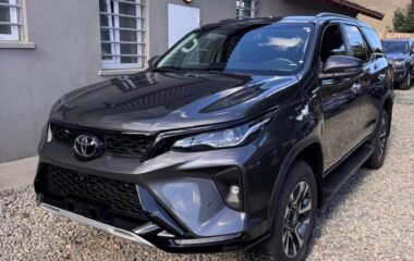 TOYOTA HILUX SW4 SRX AT 4X4 7AS MY26 0KM – LISTA PARA PATENTAR!