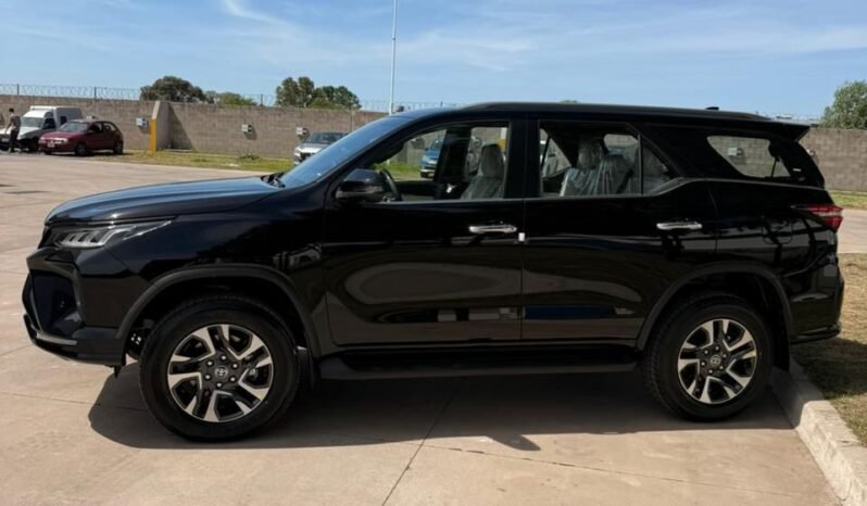 TOYOTA HILUX SW4 DIAMOND II 2.8 4X4 AT 2026 0KM full