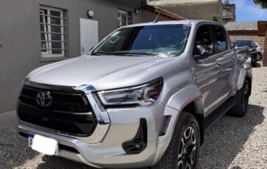 TOYOTA HILUX SRX AT 4X4 2025