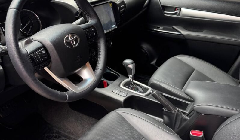 TOYOTA HILUX SRX AT 4X4 2025 full