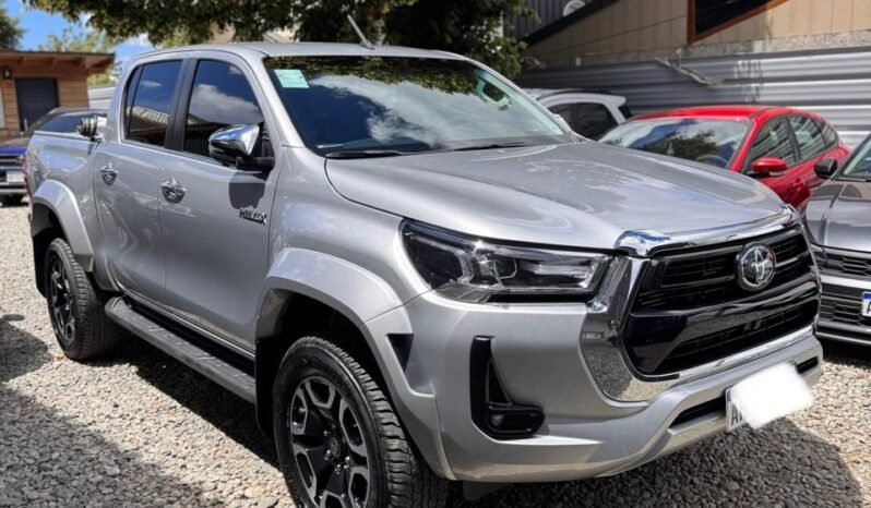 TOYOTA HILUX SRX AT 4X4 2025 full