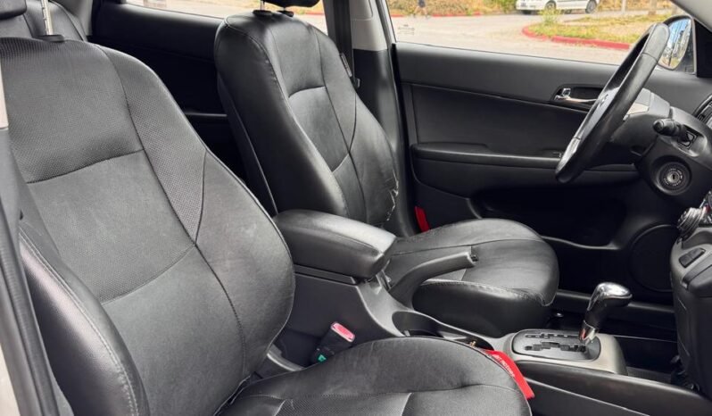 HYUNDAI i30 2.0 PREMIUM AT 2011 full