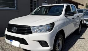 TOYOTA HILUX DX PACK 2.4 4X4 MT 2022