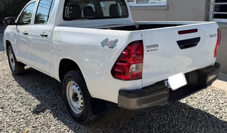 TOYOTA HILUX DX PACK 2.4 4X4 MT 2022 full