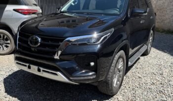 TOYOTA HILUX SW4 SRX AT 2.8 4X4 2023 full