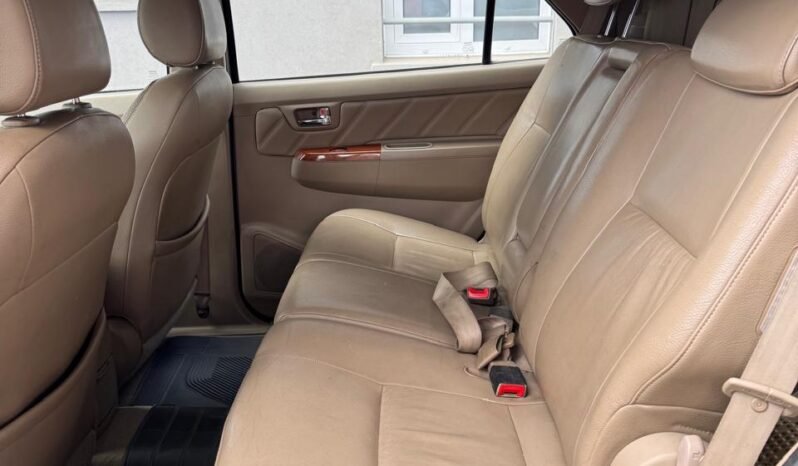 TOYOTA HILUX SW4 SRV 3.0 4X4 MT 2010 full