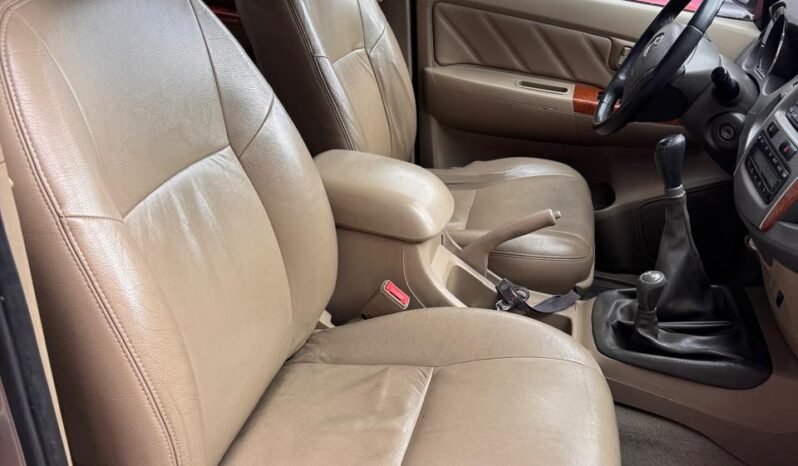 TOYOTA HILUX SW4 SRV 3.0 4X4 MT 2010 full