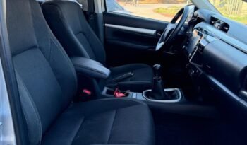 TOYOTA HILUX SRV 2.8 204 HP 4X4 MT 2022 full