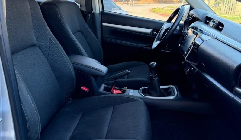TOYOTA HILUX SRV 2.8 204 HP 4X4 MT 2022 full