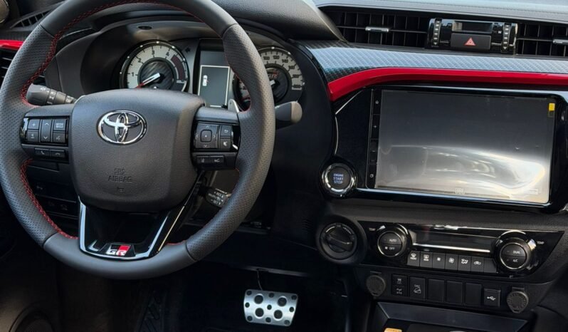 TOYOTA HILUX GR-SPORT IV 2.8 4X4 AT 2026 0KM full