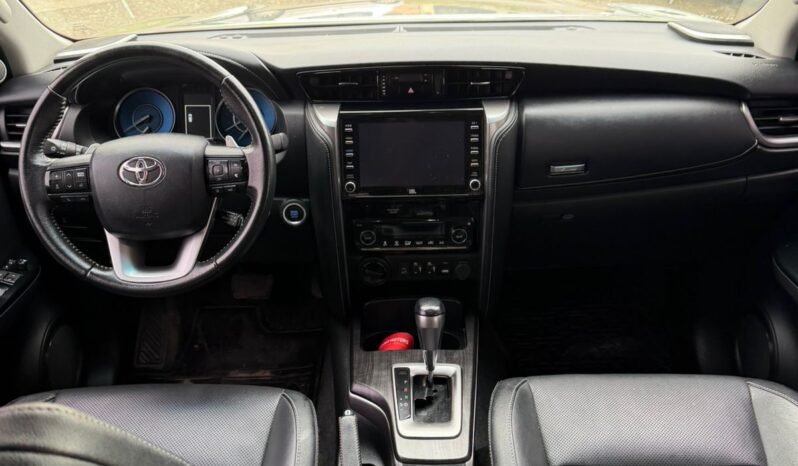 TOYOTA HILUX SW4 SRX AT 2.8 4X4 AT MT21 AÑO 2020 full