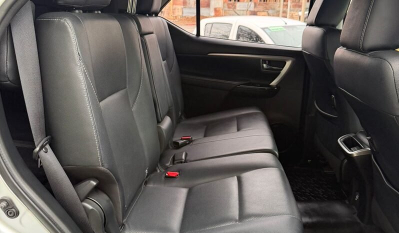 TOYOTA HILUX SW4 SRX AT 2.8 4X4 AT MT21 AÑO 2020 full