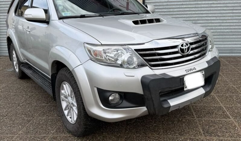 TOYOTA HILUX SW4 SRV 3.0 4X4 AT 7AS 2013 full