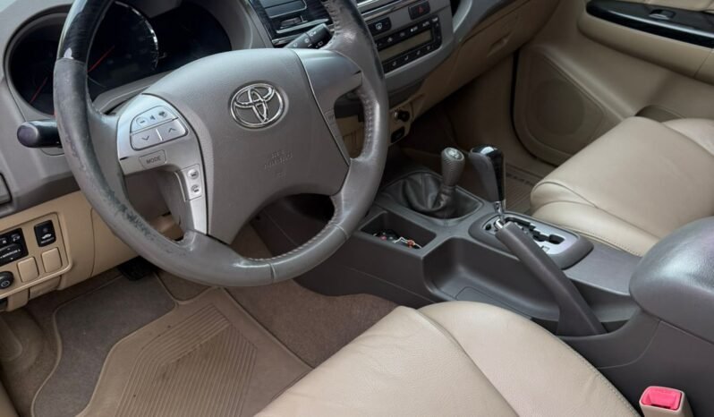 TOYOTA HILUX SW4 SRV 3.0 4X4 AT 7AS 2013 full