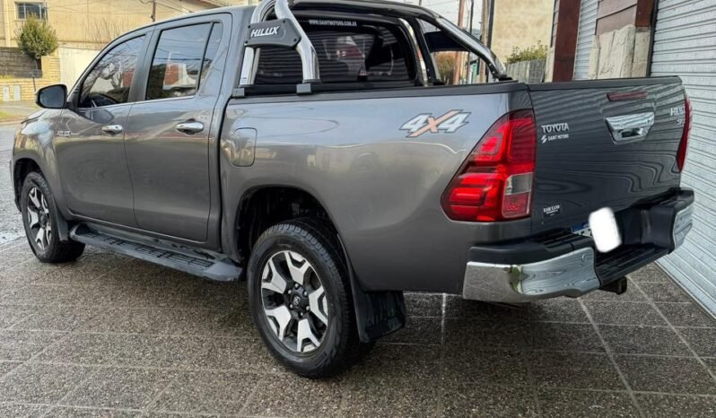 TOYOTA HILUX SRX AT 2.8 4X4 AT 2020 full
