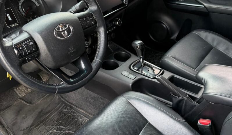 TOYOTA HILUX SRX AT 2.8 4X4 AT 2020 full