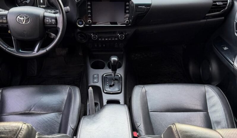TOYOTA HILUX SRX AT 2.8 4X4 AT 2020 full