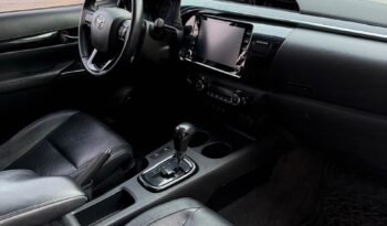 TOYOTA HILUX SRX AT 2.8 4X4 AT 2020 full