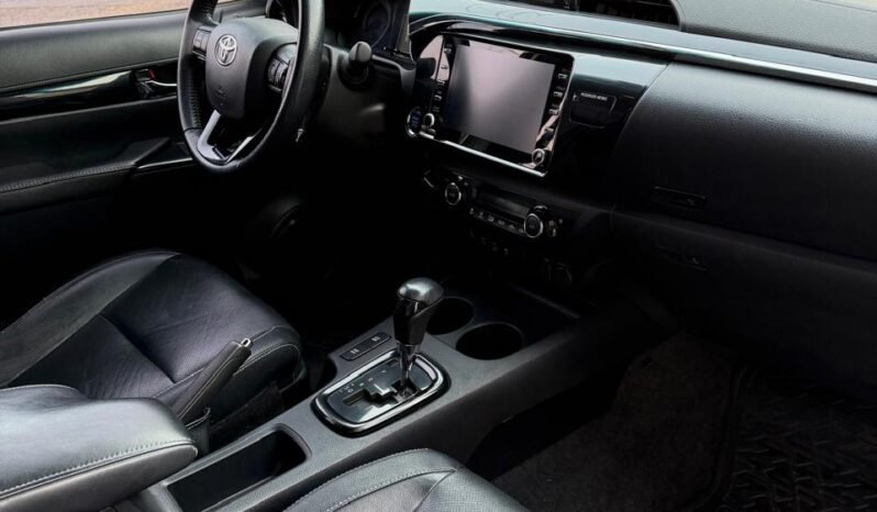 TOYOTA HILUX SRX AT 2.8 4X4 AT 2020 full