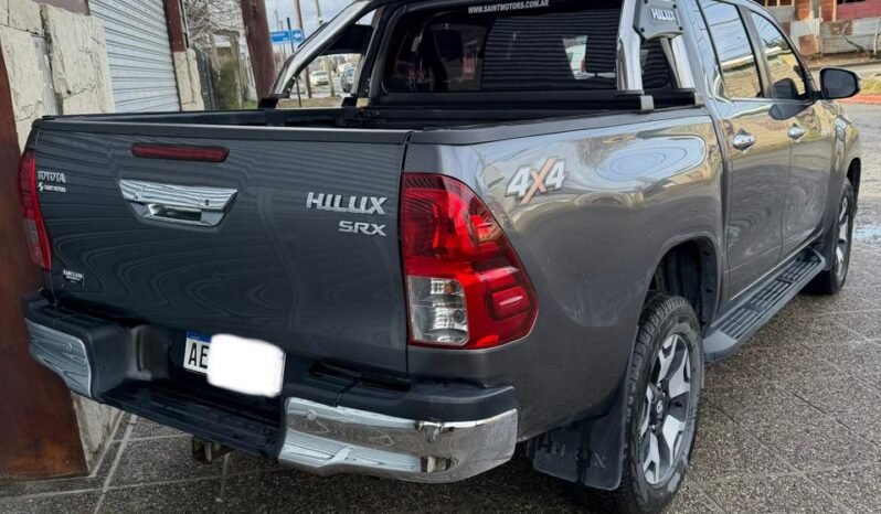 TOYOTA HILUX SRX AT 2.8 4X4 AT 2020 full
