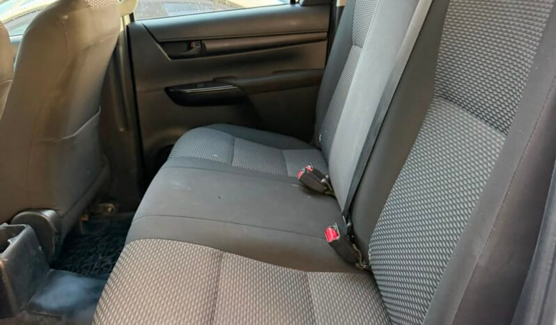 TOYOTA HILUX DX 2.4 4X4 MT 2018 full