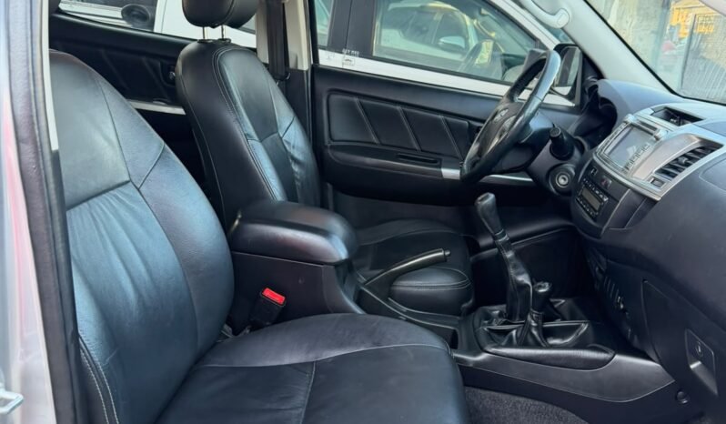 TOYOTA HILUX SRV 3.0 4X4 MT 2015 full