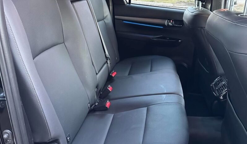 TOYOTA HILUX CONQUEST 2.8 4X4 AT 2023 full