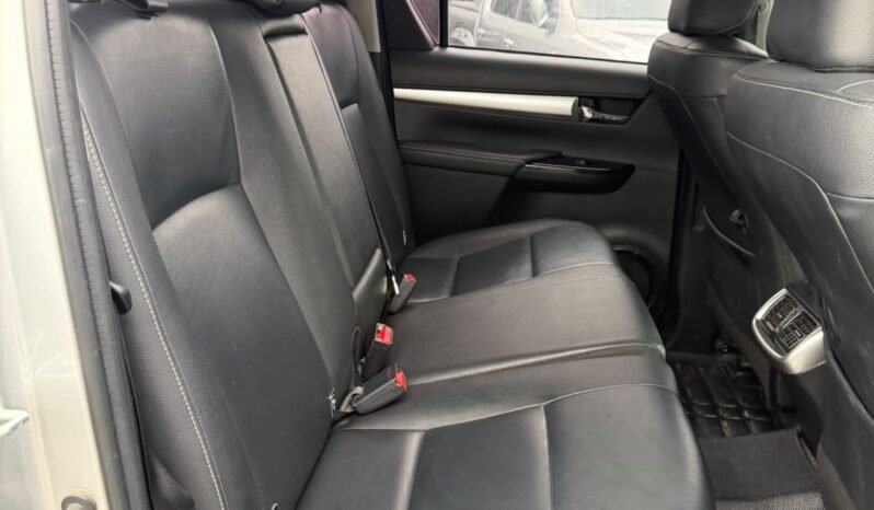 TOYOTA HILUX SRX 2.8 4X4 AT 2018 full