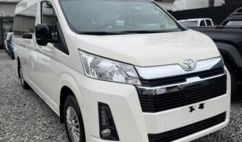 TOYOTA HIACE COMMUTER 2.8 TDI 14+1 0KM full