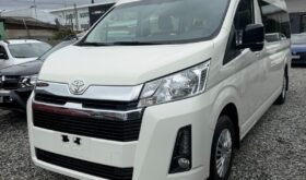 TOYOTA HIACE COMMUTER 2.8 TDI 14+1 0KM
